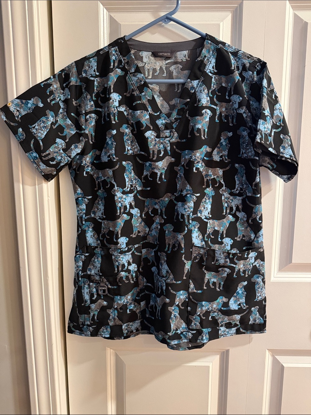 Carhartt Scrub Top Size Small Dog Print
